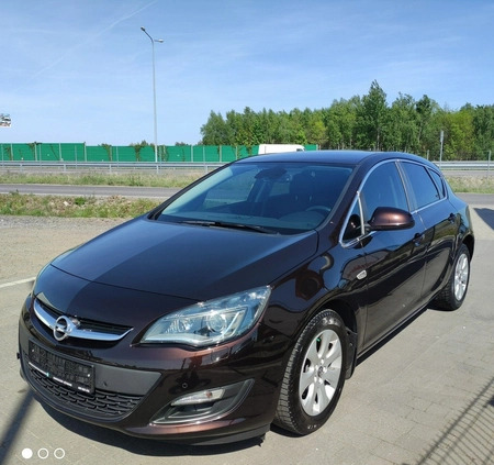 Opel Astra cena 45800 przebieg: 88210, rok produkcji 2015 z Lądek-Zdrój małe 137